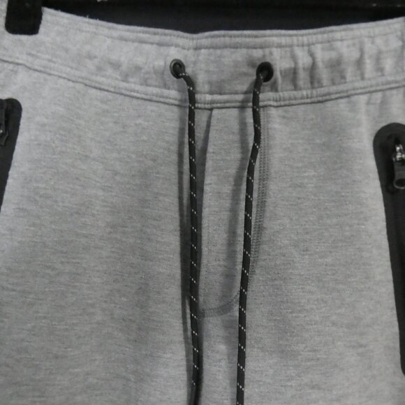 AMERICAN EAGLE - AE | xs - extra small | Stylish Grey Shorts | Zippered Pockets - Picture 4 of 14